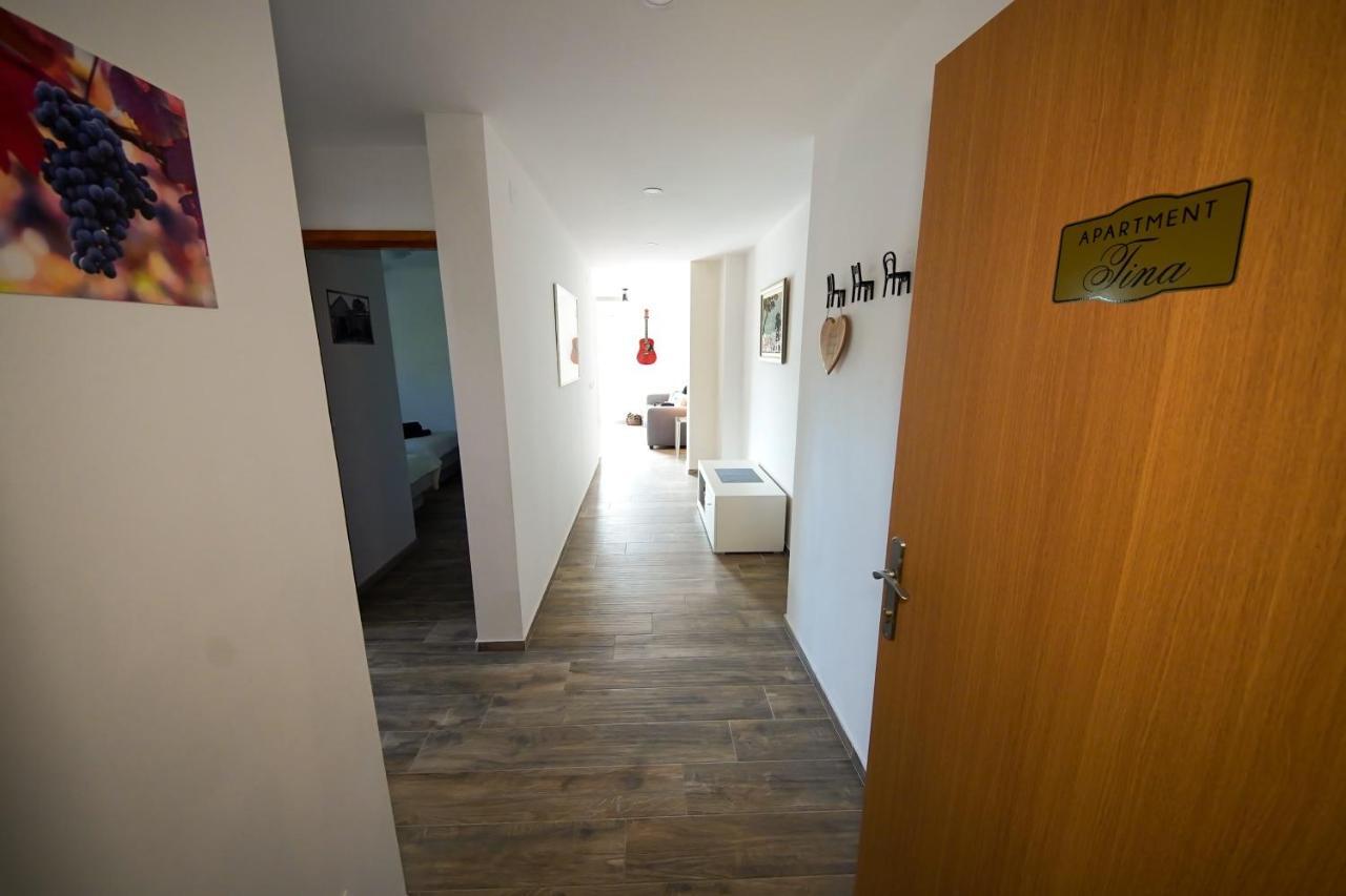 Kaprije Apartmani Tina I Ena Exterior photo